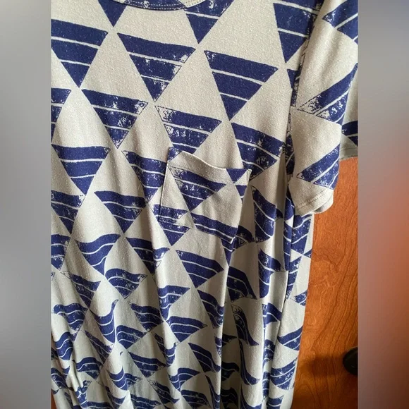 ✂️Used Medium LuLaRoe Carly Dress✂️ - Picture 2 of 5